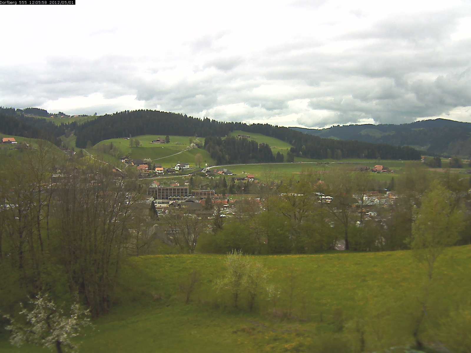 Webcam-Bild: Aussicht vom Dorfberg in Langnau 20120501-120600