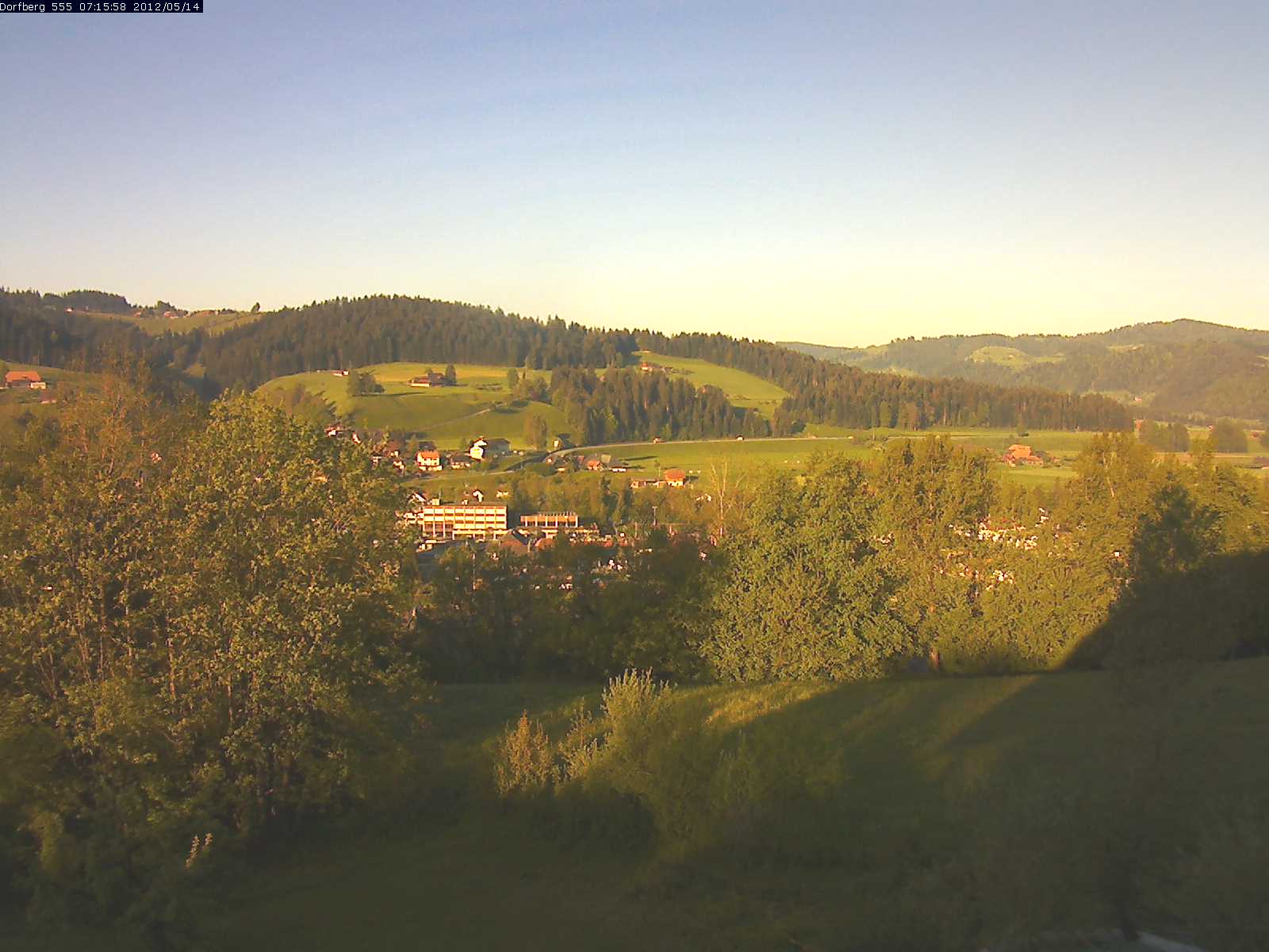 Webcam-Bild: Aussicht vom Dorfberg in Langnau 20120514-071600