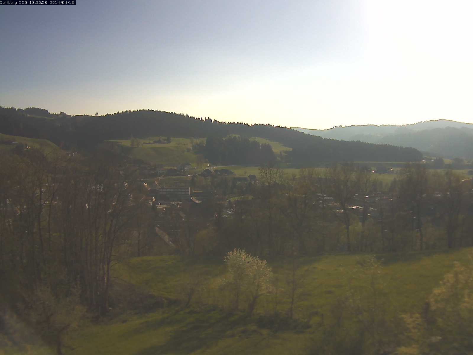 Webcam-Bild: Aussicht vom Dorfberg in Langnau 20140416-180600